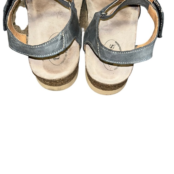 Taos Footwear Women's Luvie Steel leather  Sandal 7-7.5M US comfort shoes - Picture 3 of 6